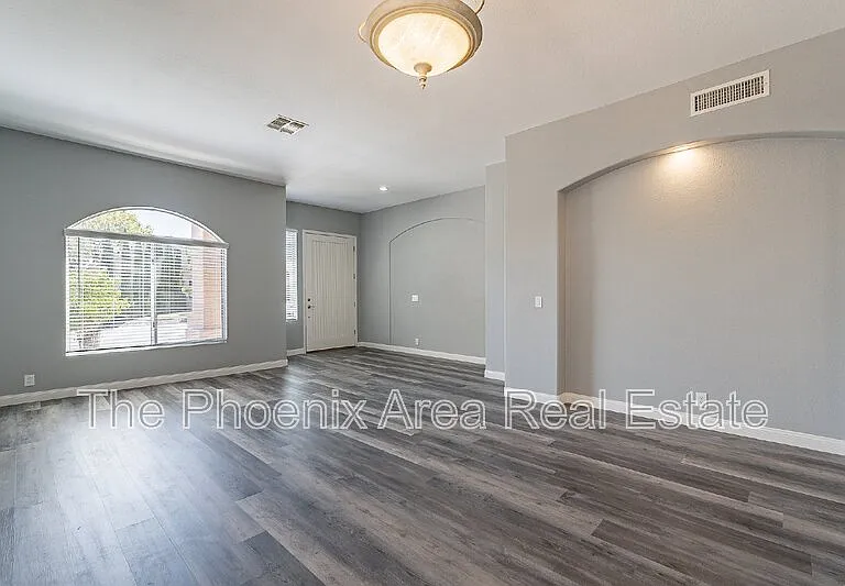 231 S Beverly St — Photo 7