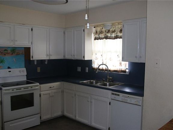 3rd image of 6149 Angus Dr