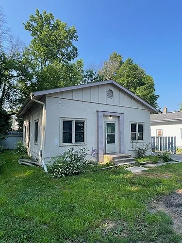411A 6th Ave NE Photo 1