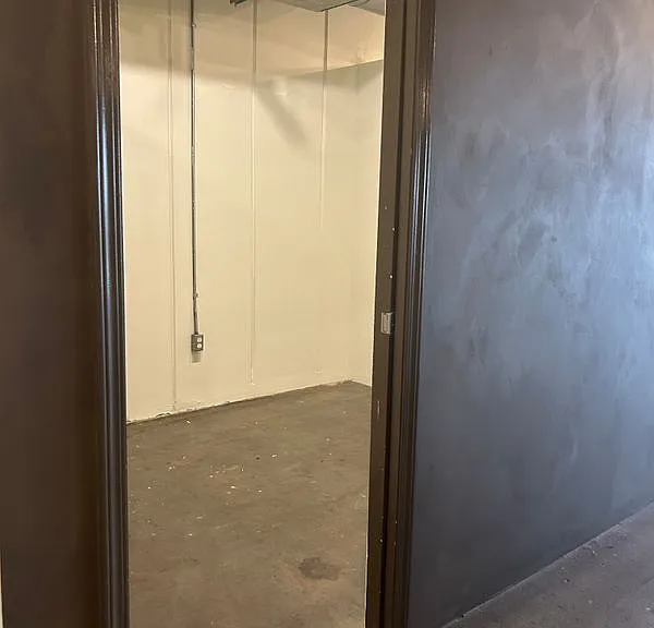 2404 Wilshire Blvd #11D — Photo 10