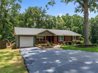115 E Brookwood Ln, Cowpens, SC 29330