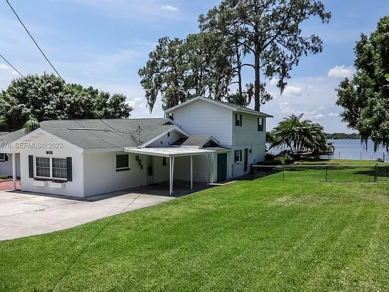 1608 Lake Clay Dr — Photo 2