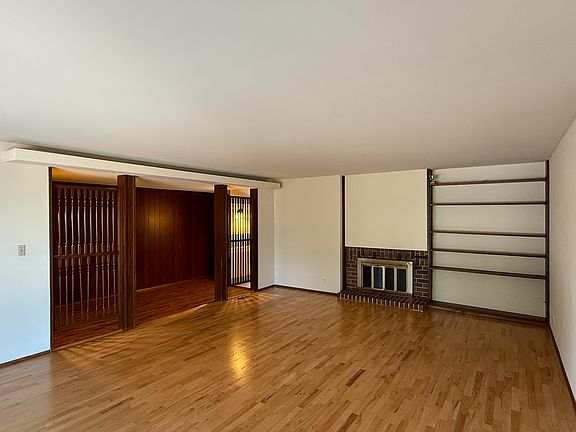3rd image of 1901 164th Ave NE