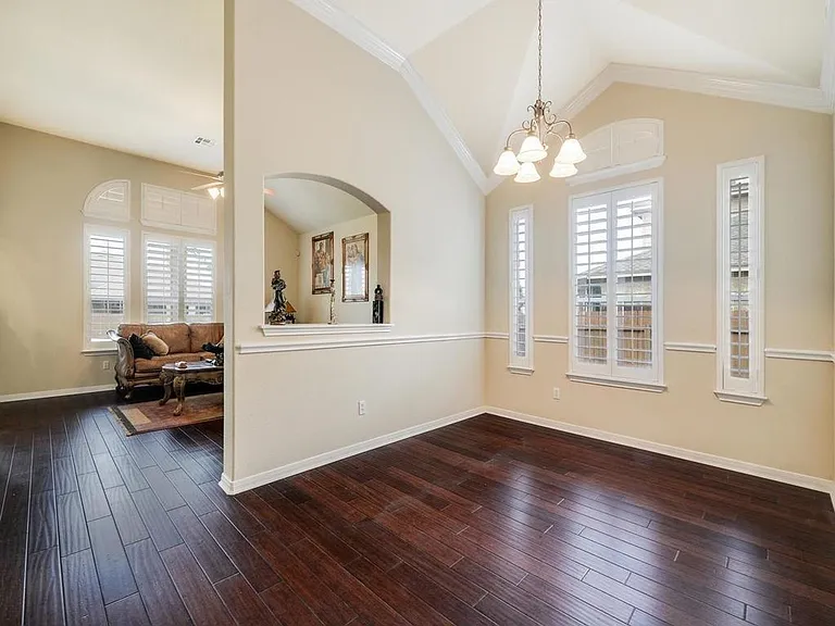 2209 Settlers Park Loop — Photo 4