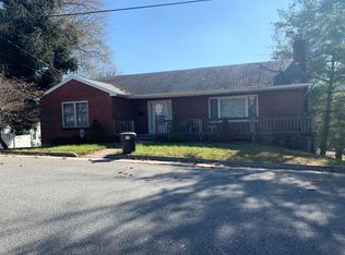 318 College St, Marion, VA 24354