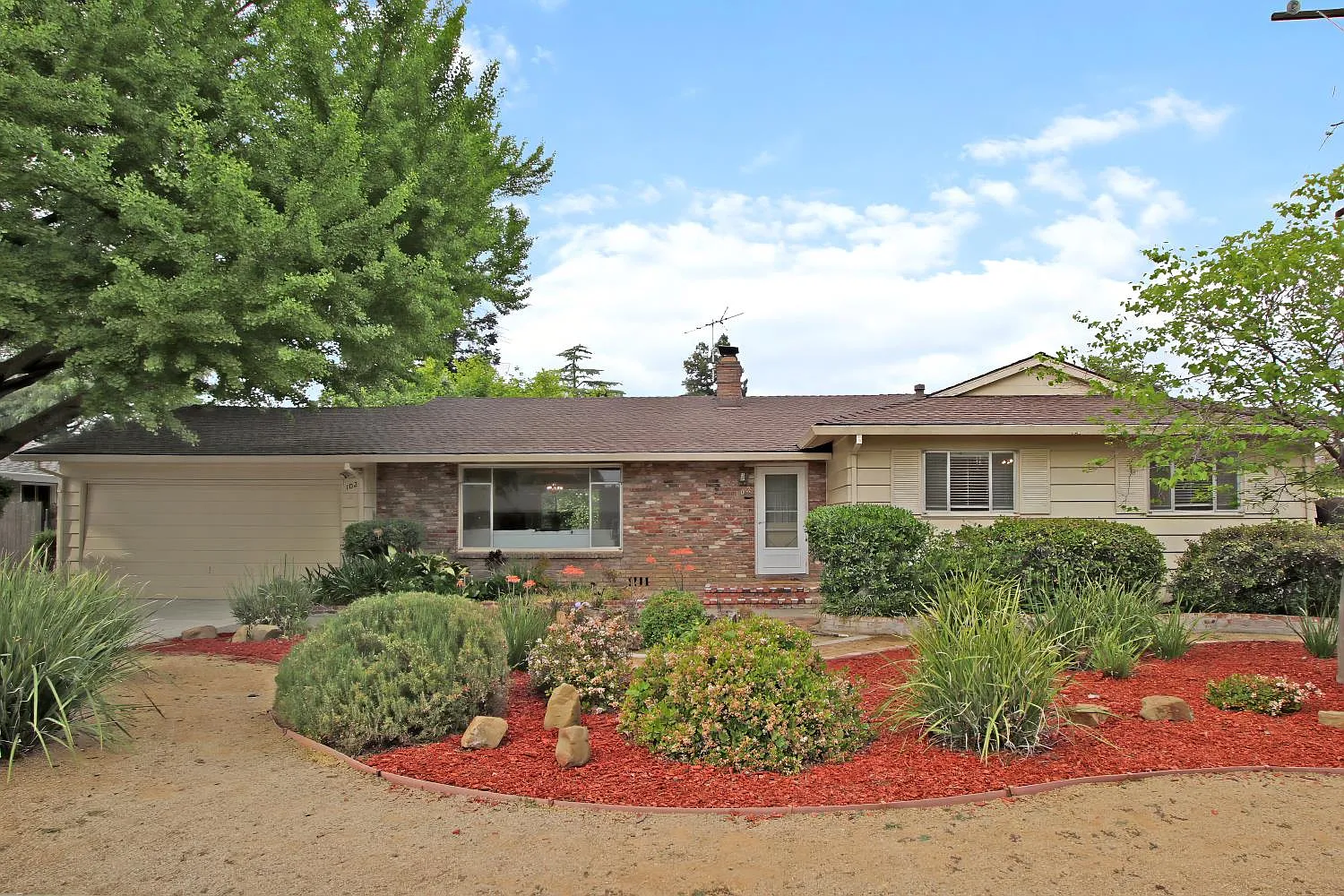 102 Rancho Way photo 1