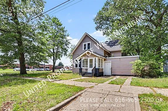 1541 Leahy St — Photo 15