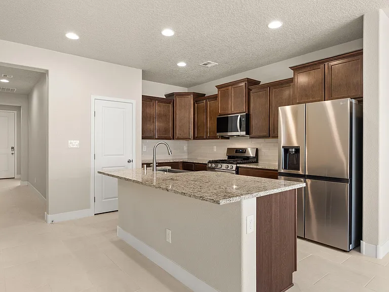 6801 Cleary Loop NE — Photo 5