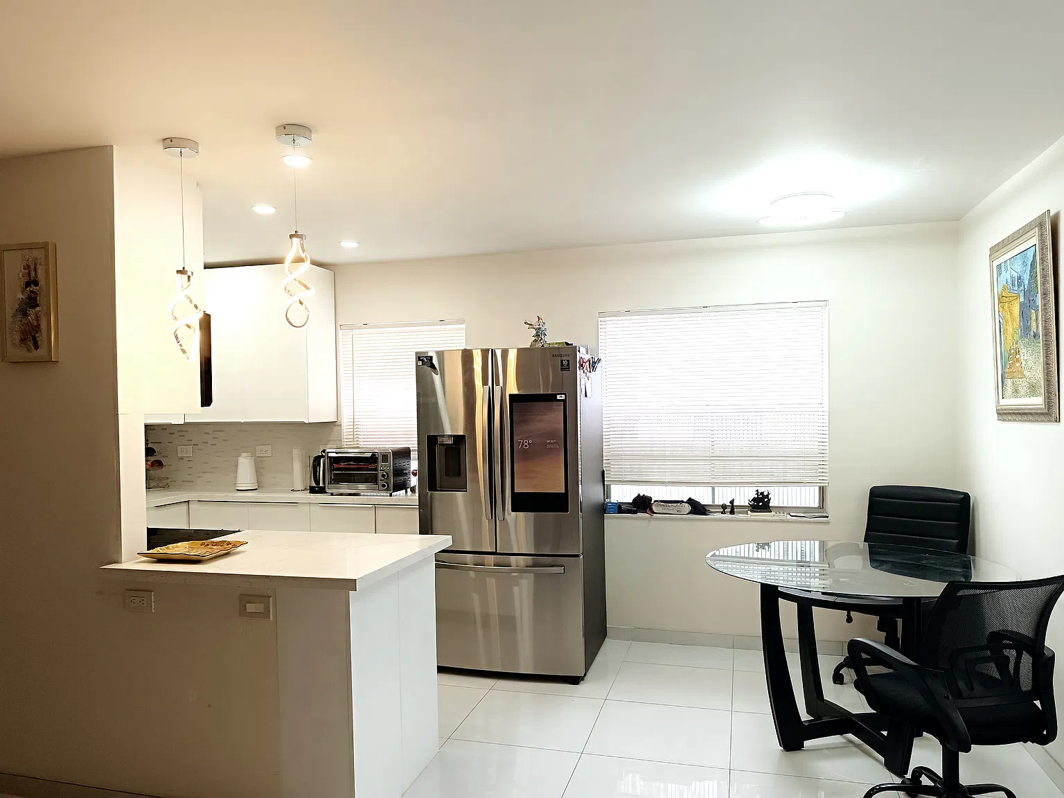 2 bed, 907 sqft, $2,750 — Photo 1