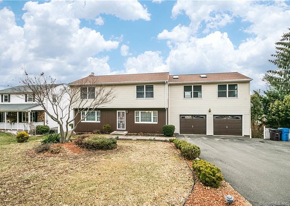 1st image of 27 Erik Ct