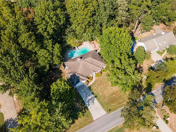 4th image of 1505 W Brewster Rd