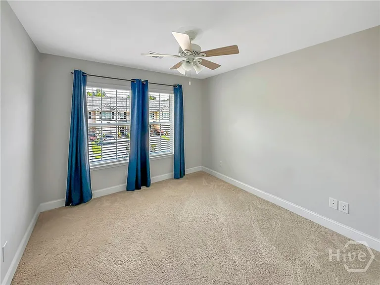 100 Regis Way — Photo 16