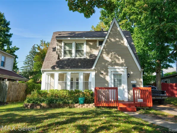 2448 Thomas St, Flint, MI 48504