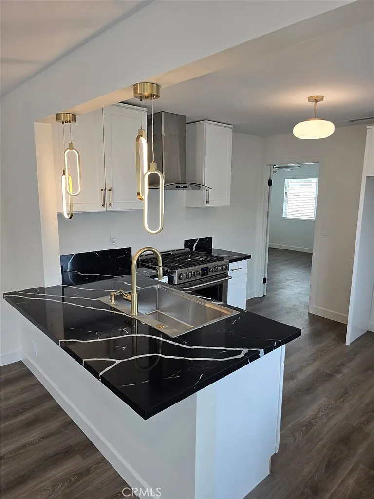 6 bed, 2023 sqft, $7,500 — Photo 1