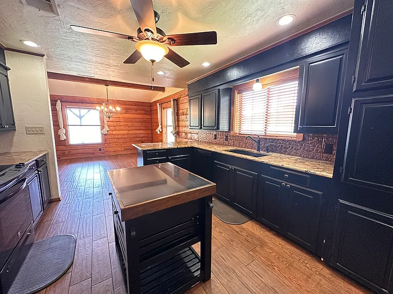 181 NW County Rd #2080 — Photo 6