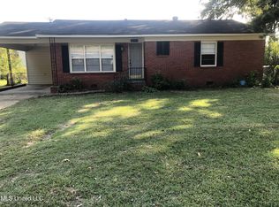 207 Evelyn St, Senatobia, MS 38668