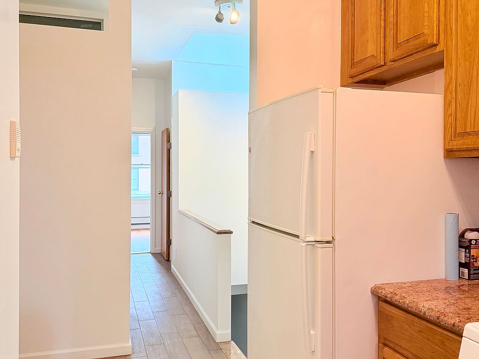 1st image of 110 Graham Ave #1B