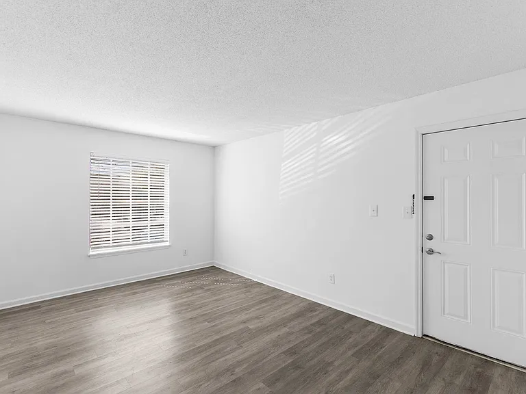 Cedar South — Photo 18