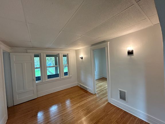 2nd image of 308 Wilkins St Unit 2