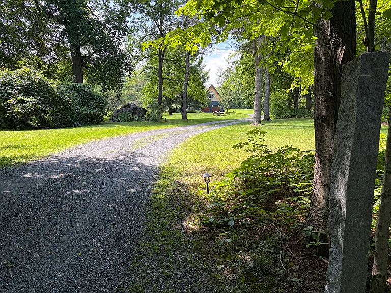 140 Old Stockbridge Rd — Photo 1