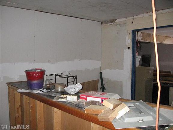 5th image of 3204 E Bessemer Ave
