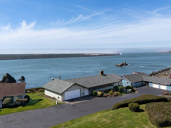 3rd image of 14580 Harbor View Dr