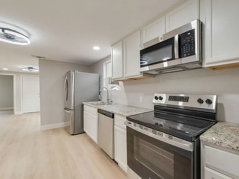 3703 Bertrand Ave — Photo 9