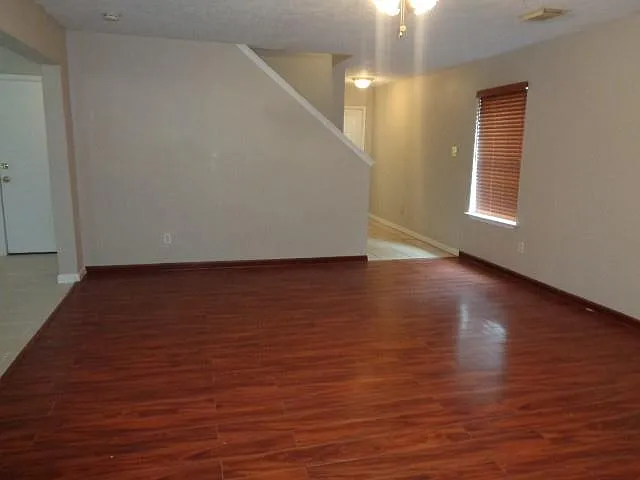 810 Oak West Dr — Photo 7