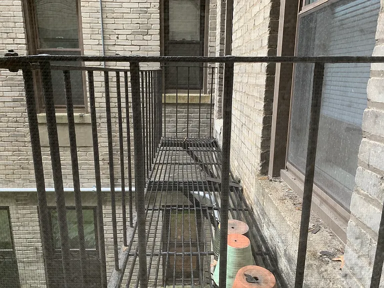 360 Riverway #4 — Photo 16