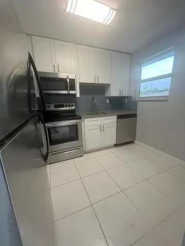 1001 SE 3rd St — Photo 3