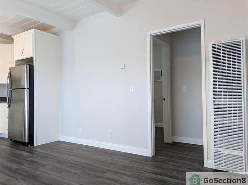 2nd image of 2761 Grant St #20