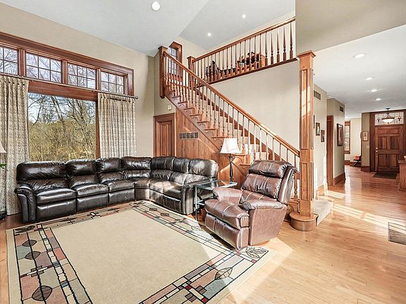 5th image of 5225 Whitton Rd