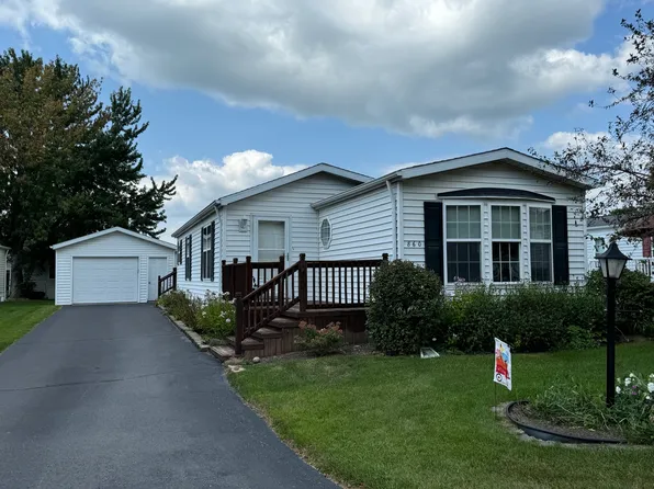 860 Cayuga Trl, Marengo, IL 60152