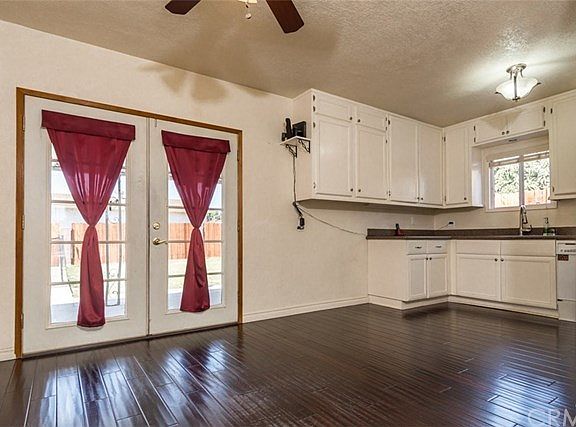 4th image of 9816 Vernon Ave