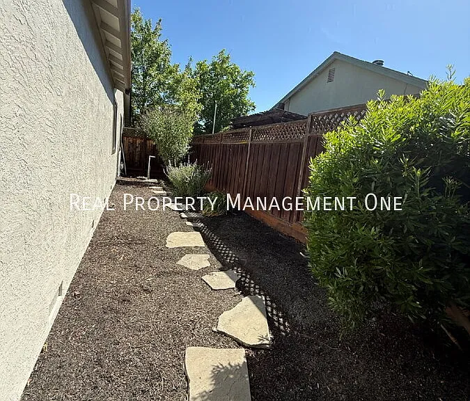 4682 Laramie Gate Ct — Photo 48