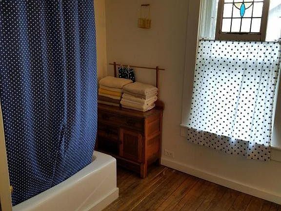 4th image of 704 W Loomis St