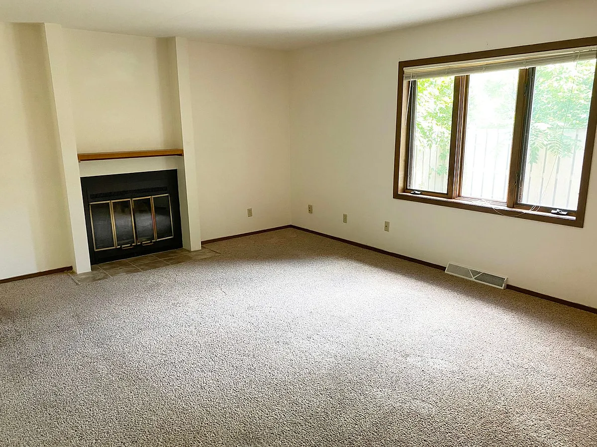 Building Photo - 4PLEX-1819 Carol Dr