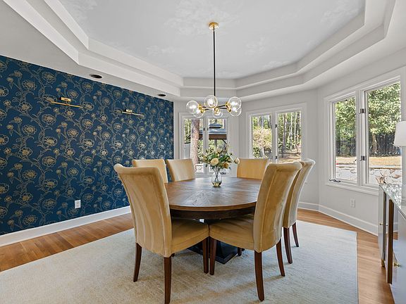 5th image of 221 Chesley Ln
