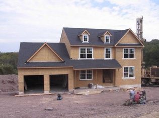 1000 Mia Ln, Pennsburg, PA 18073