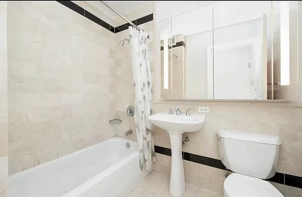 Rented by Level Group | media 7