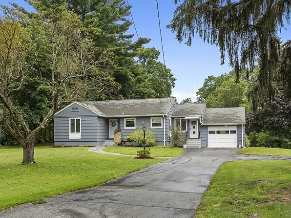 21 Charles St, Medway, MA 02053