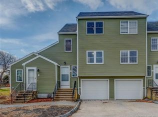 18 Ballou St APT 14, Putnam, CT 06260