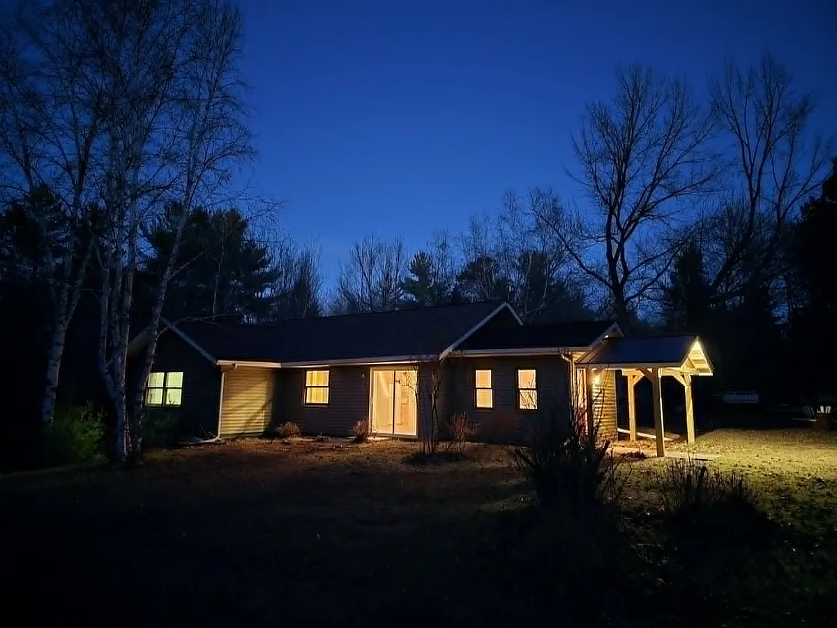 Building Photo - 7758 S County Rd S