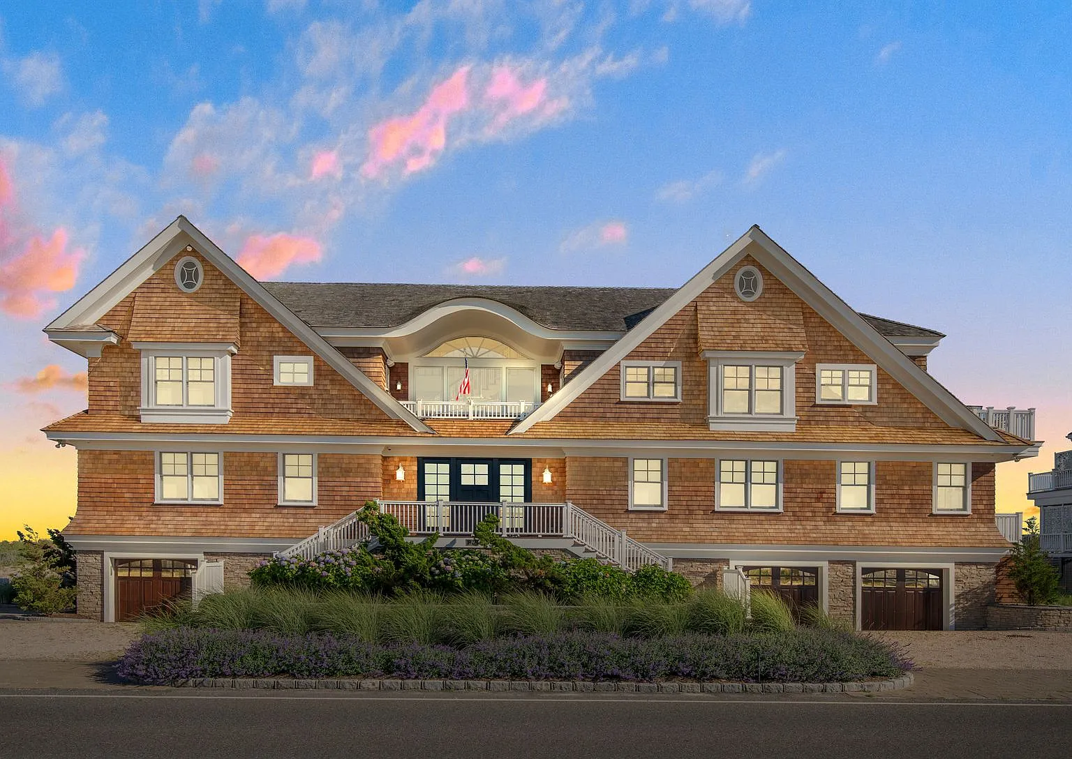 Oceanfront Dune Road, Westhampton Beach — Photo 1