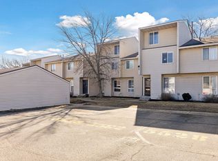 5536 Brookdale Dr N, Brooklyn Park, MN 55443