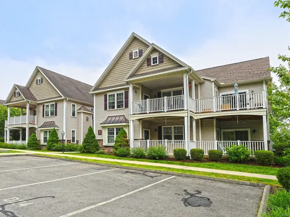 95 South Ridge Lane #D201, Berlin, CT 06037