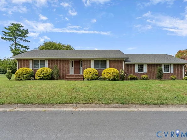 340 Cross St, Urbanna, VA 23175