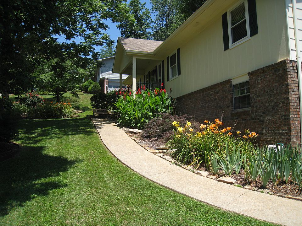 1st image of 925 Kennington Hills Dr