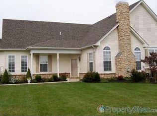 1028 Bordeaux Ln, Pennsburg, PA 18073
