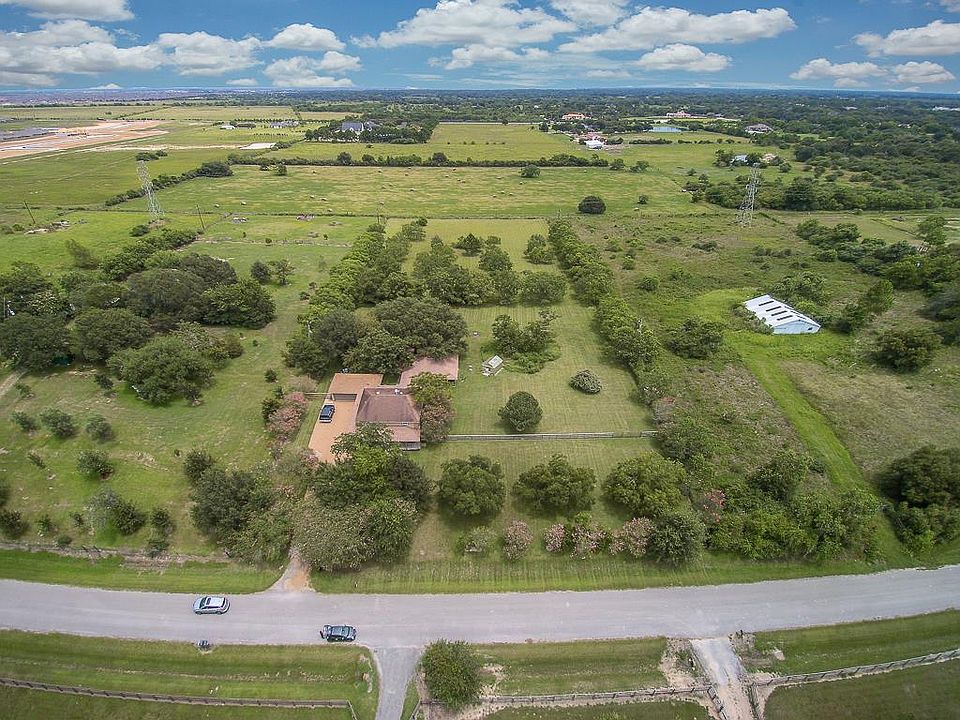1st image of 10210 Hidden Lake Ln